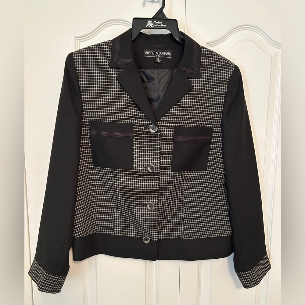 Kasper & Company black pattern dress jacket with front pockets, size 12